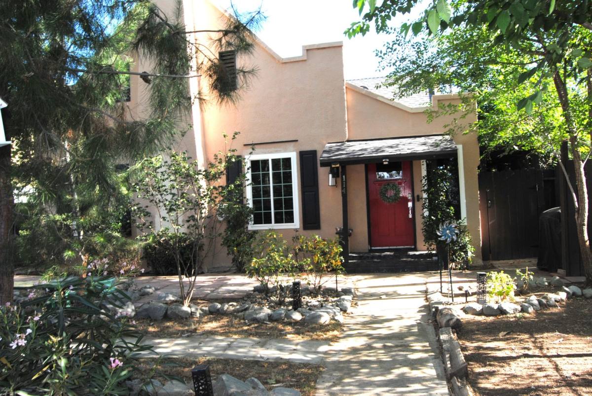 House for rent at 114 Flower St, Bakersfield, CA 93305