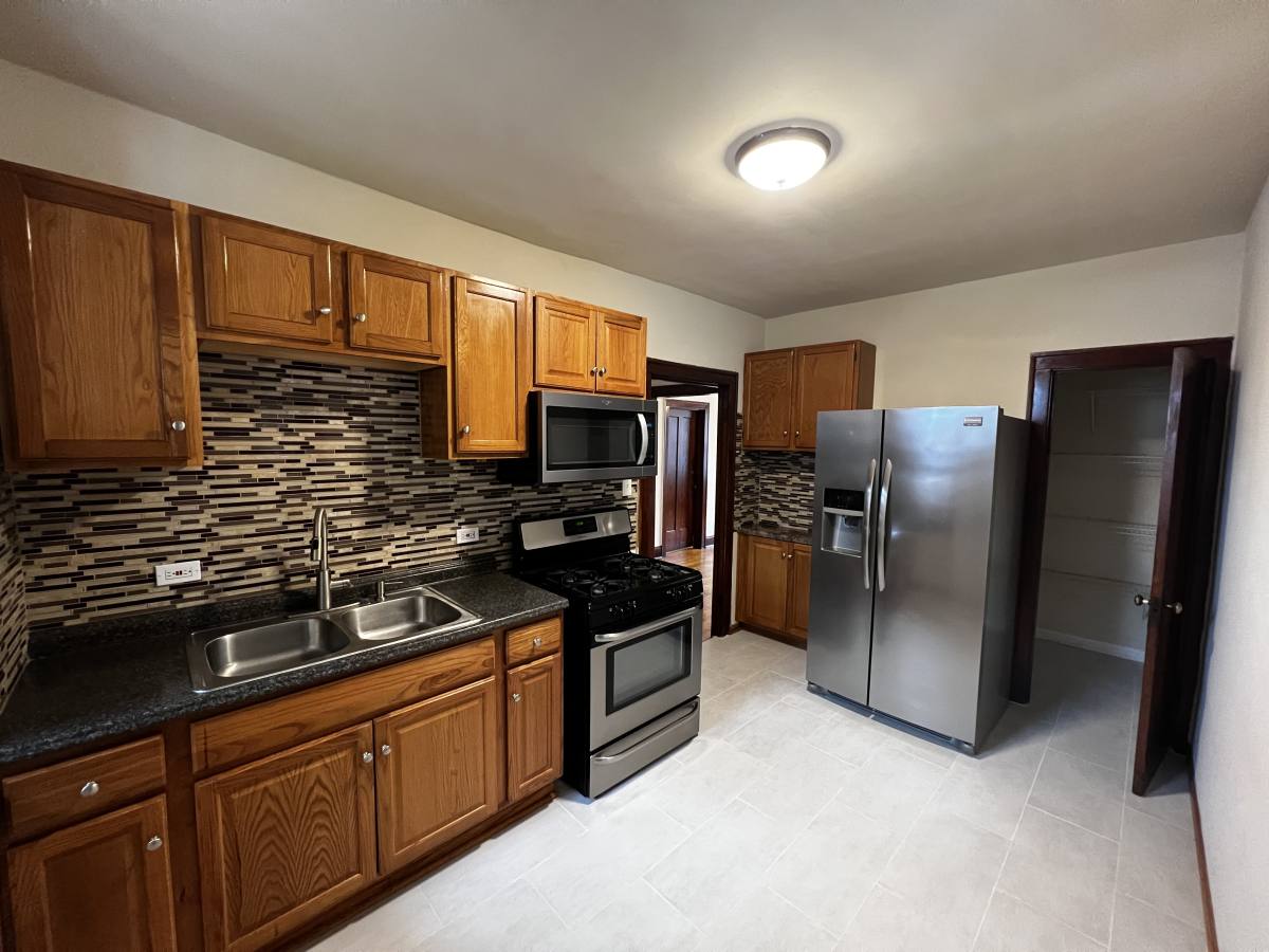 Apartment for rent at 4305 W Palmer St #3, Chicago, IL 60639