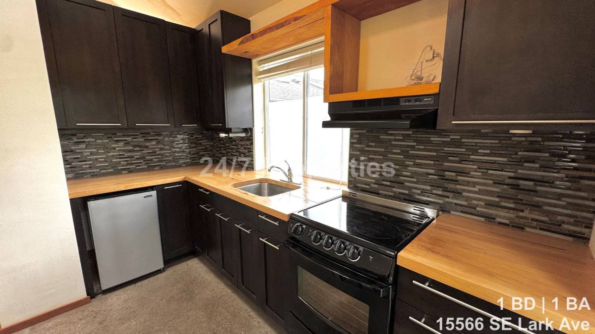 House for rent at 15566 SE Lark Ave Adu, Portland, OR 97267