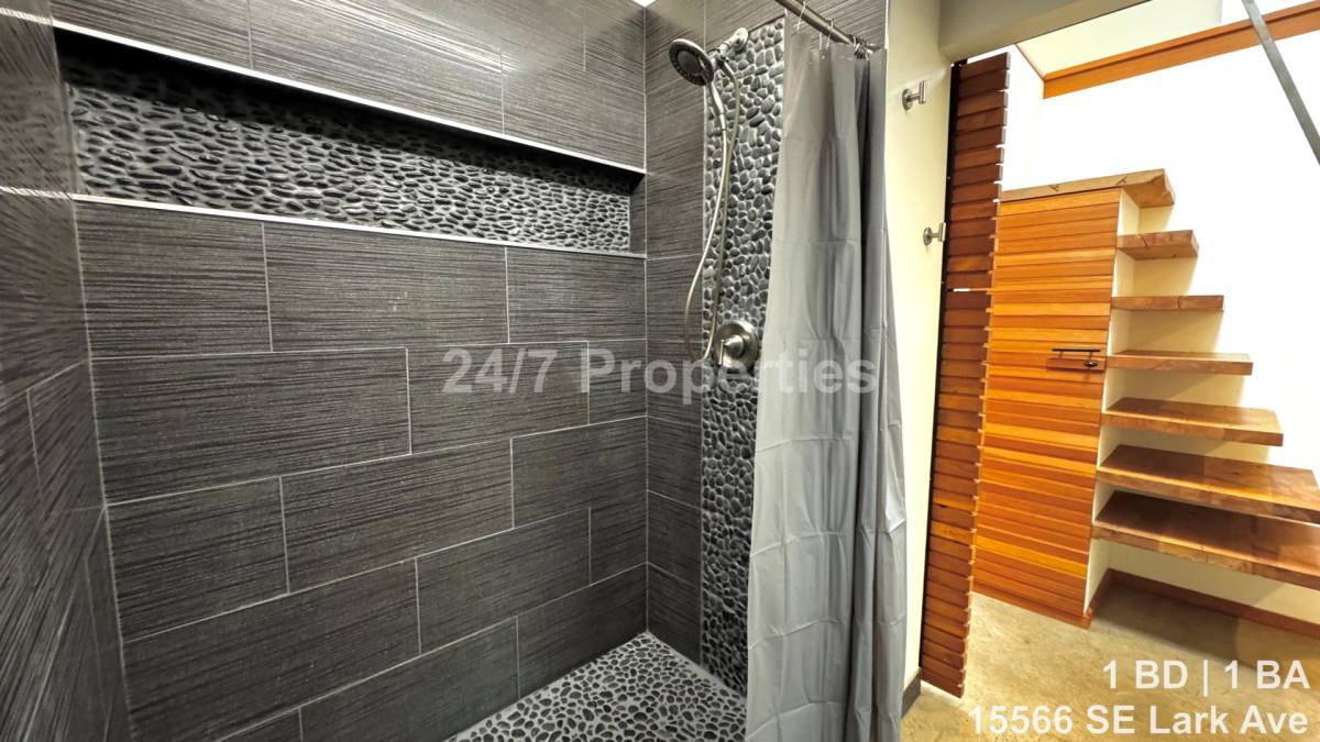 House for rent at 15566 SE Lark Ave Adu, Portland, OR 97267