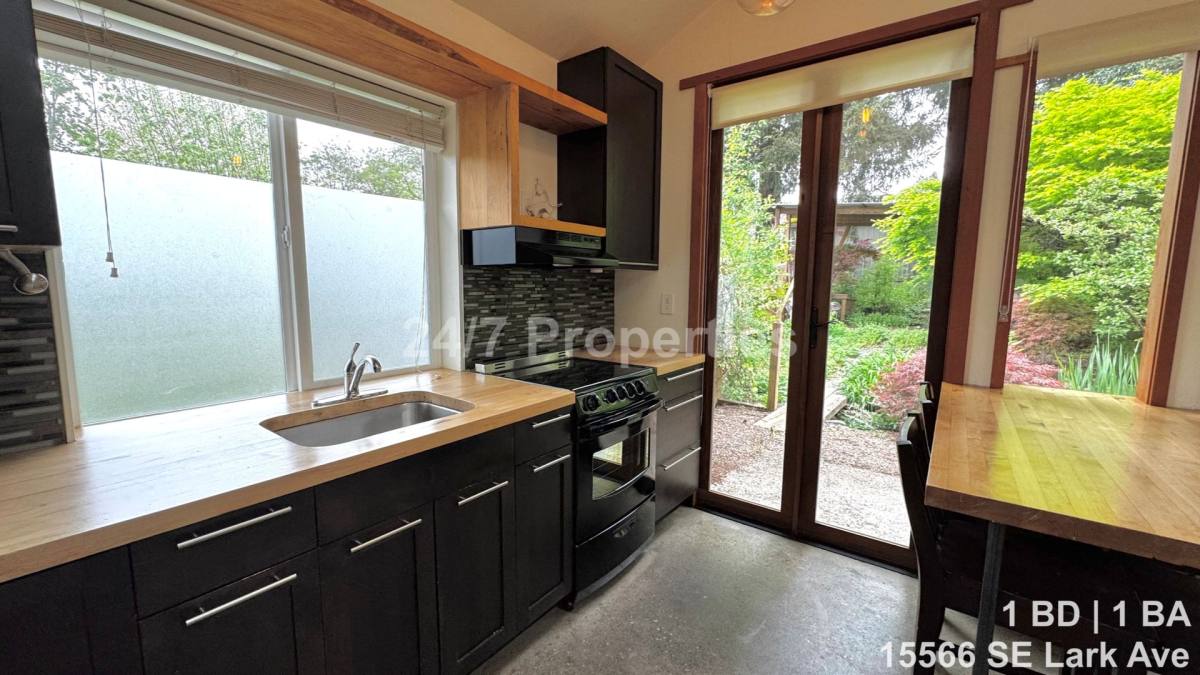 House for rent at 15566 SE Lark Ave Adu, Portland, OR 97267