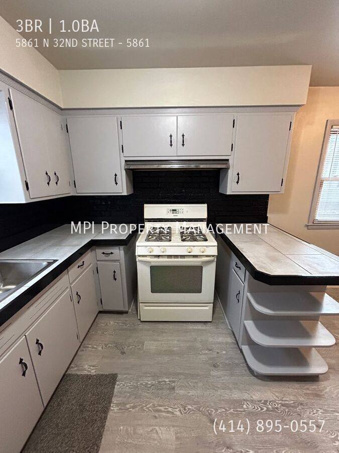 Apartment for rent at 5861 N 32nd St, Milwaukee, WI 53209