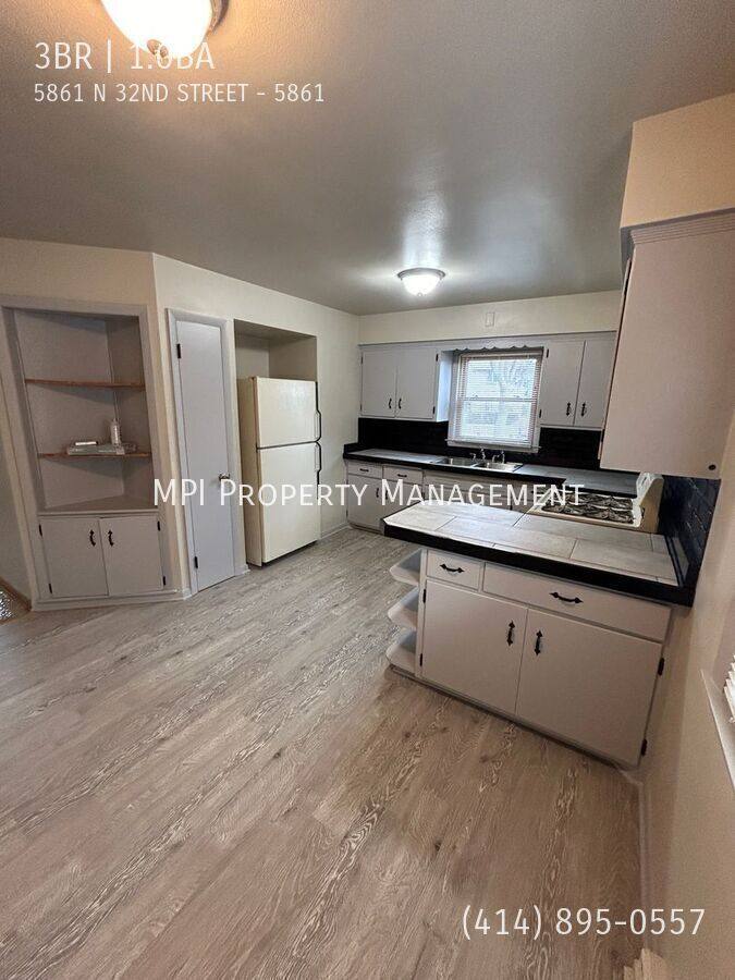 Apartment for rent at 5861 N 32nd St, Milwaukee, WI 53209