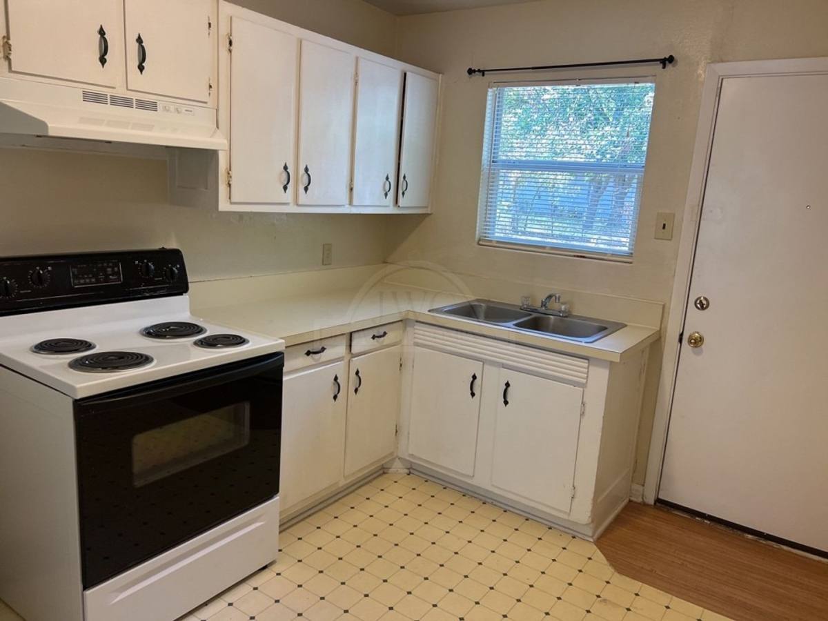 Townhouse for rent at 1608 Duncan Ave, Killeen, TX 76541