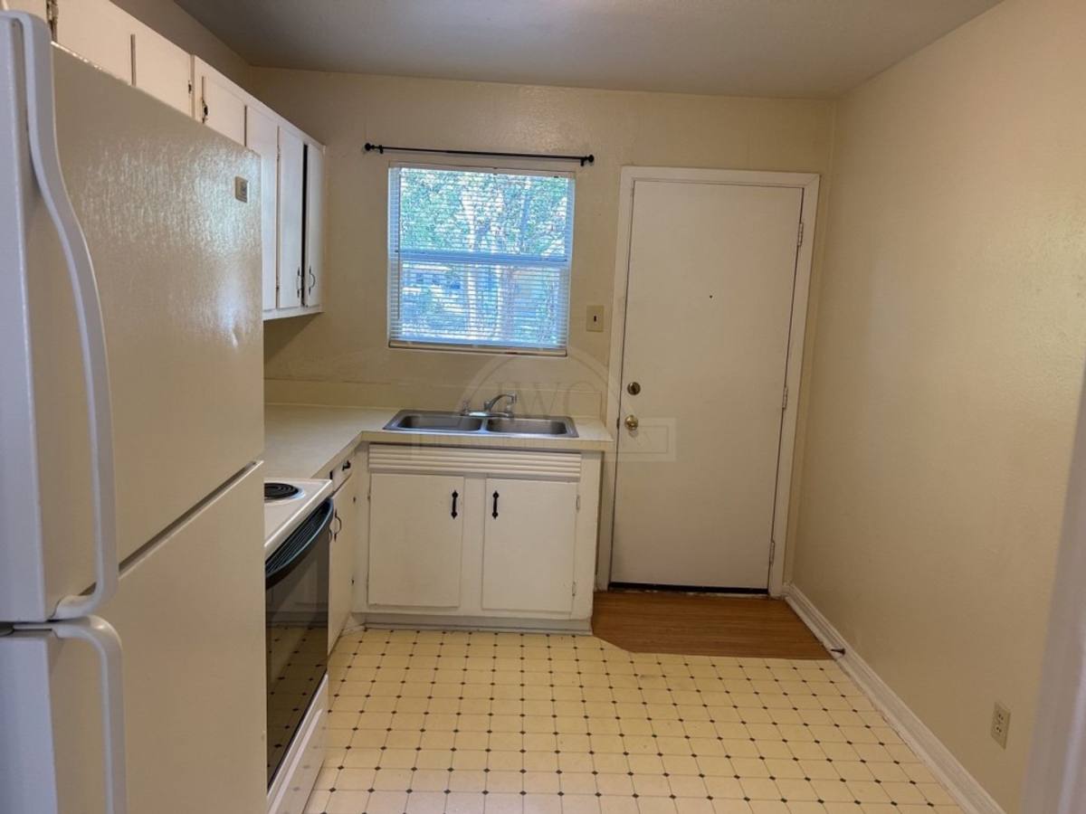 Townhouse for rent at 1608 Duncan Ave, Killeen, TX 76541