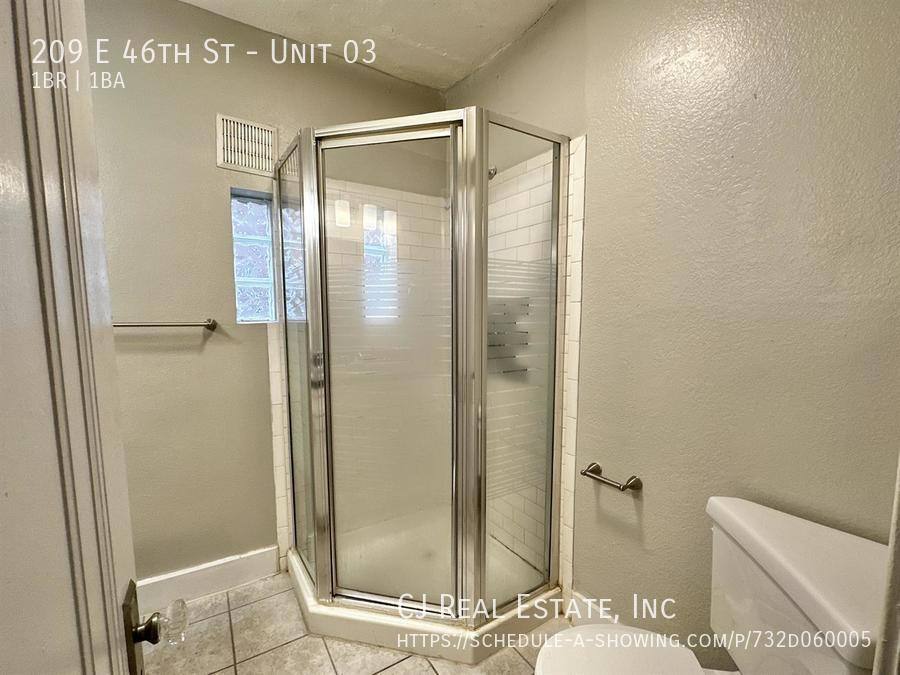Apartment for rent at 209 E 46th St #3, Kansas City, MO 64112