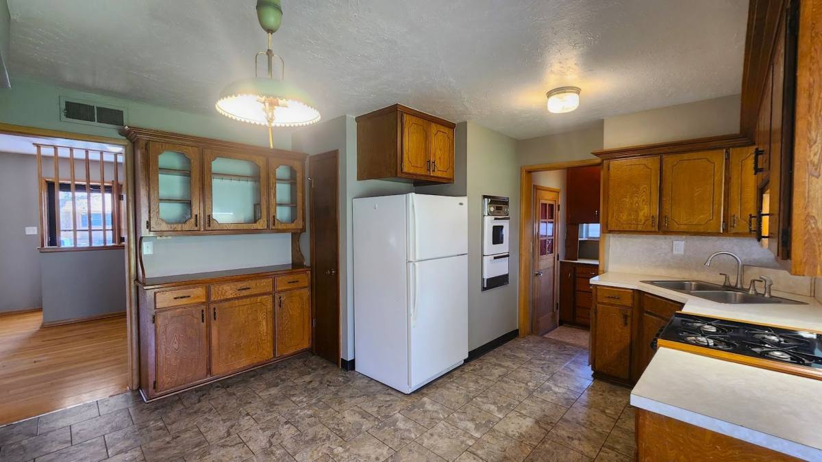 House for rent at 209 W Coe Dr, Oklahoma City, OK 73110