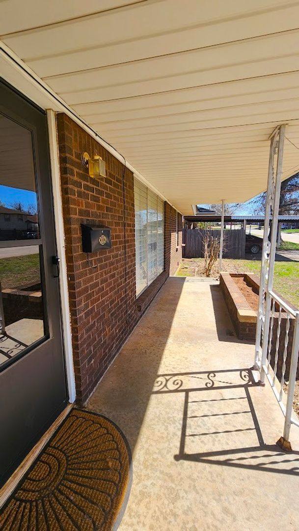 House for rent at 209 W Coe Dr, Oklahoma City, OK 73110