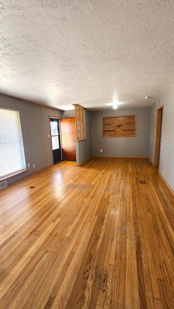 House for rent at 209 W Coe Dr, Oklahoma City, OK 73110