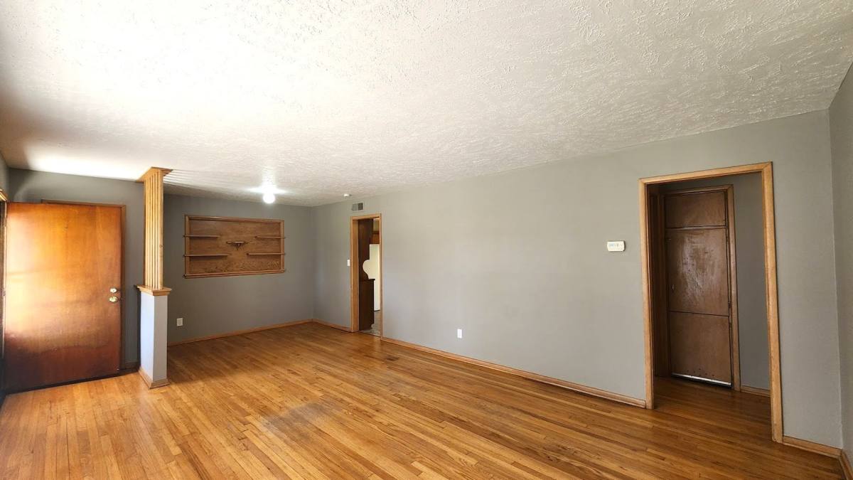 House for rent at 209 W Coe Dr, Oklahoma City, OK 73110