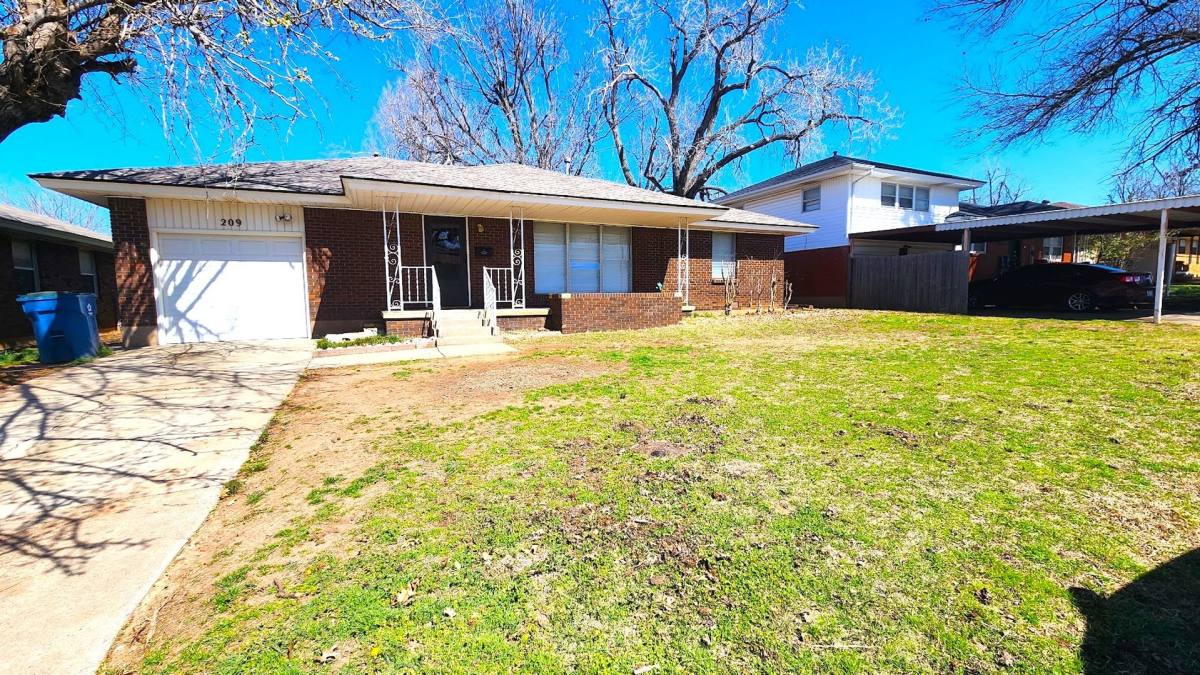 House for rent at 209 W Coe Dr, Oklahoma City, OK 73110
