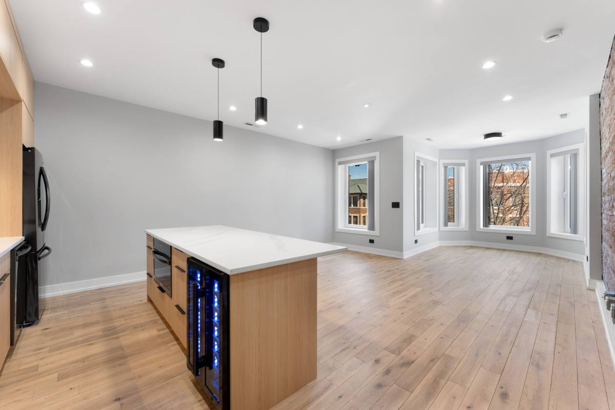 Apartment for rent at 7726 N Eastlake Terrace, Chicago, IL 60626