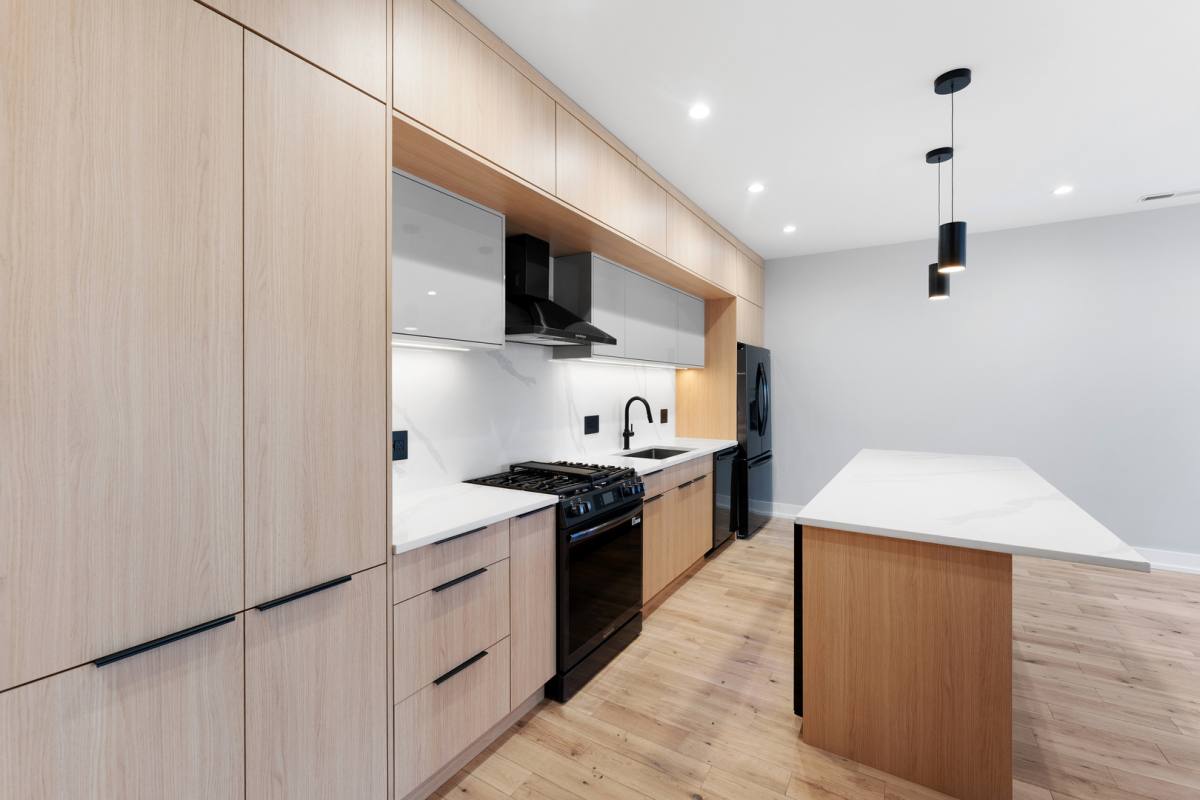 Apartment for rent at 7726 N Eastlake Terrace, Chicago, IL 60626