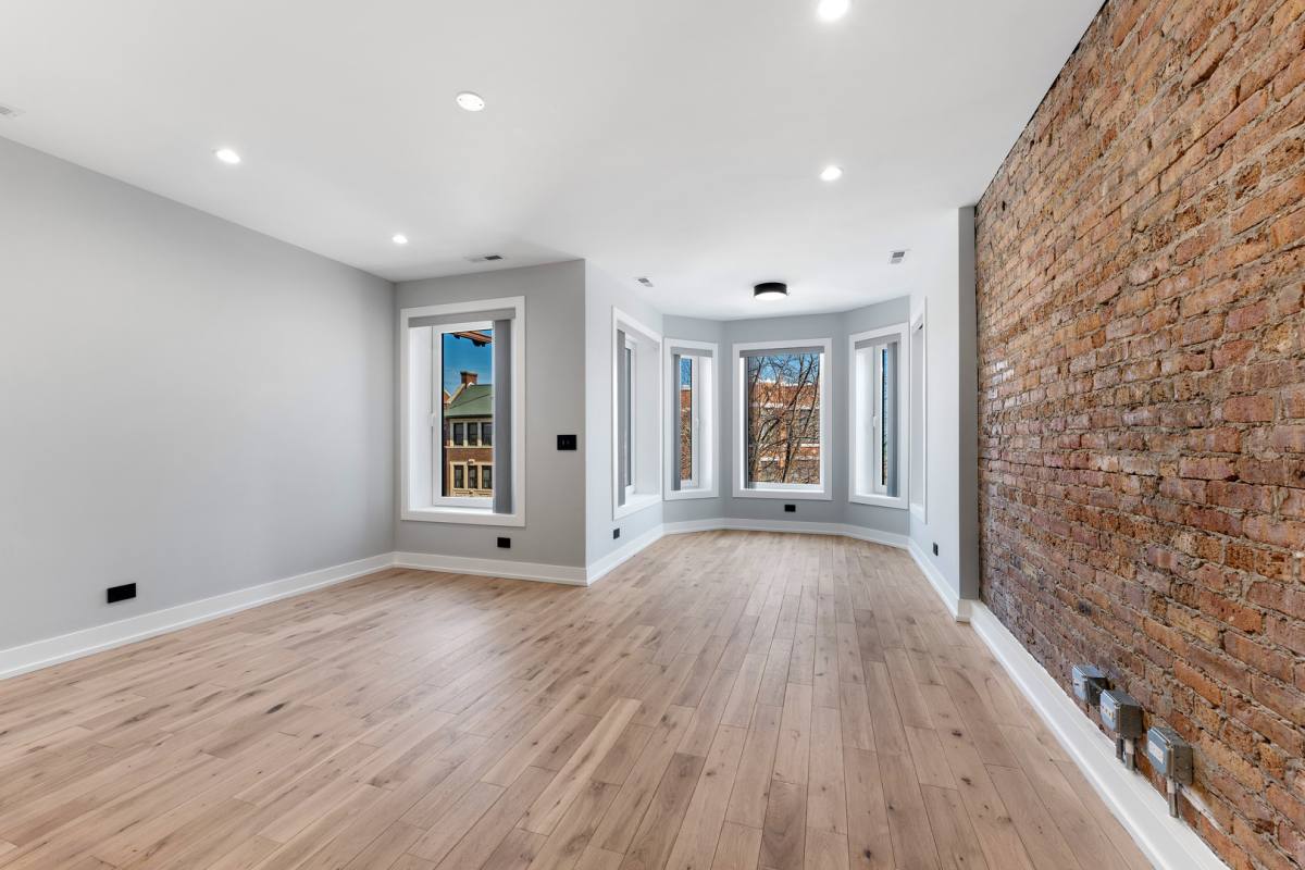 Apartment for rent at 7726 N Eastlake Terrace, Chicago, IL 60626