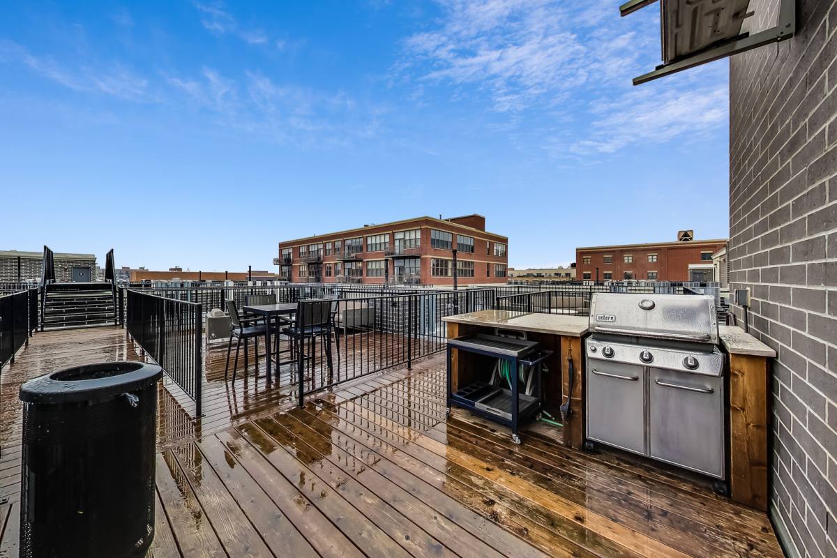 Apartment for rent at 1247 W Madison St, Chicago, IL 60607