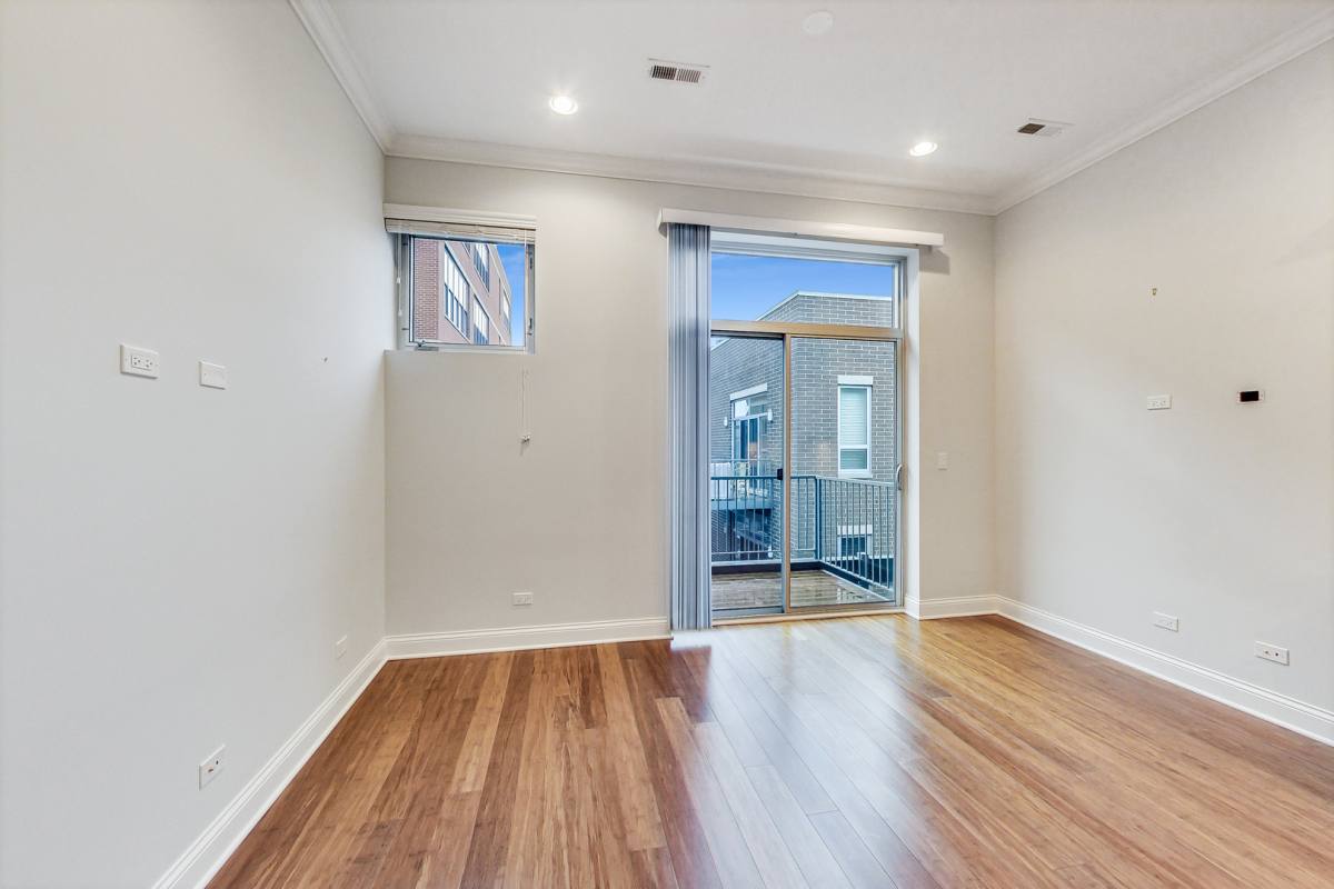 Apartment for rent at 1247 W Madison St, Chicago, IL 60607