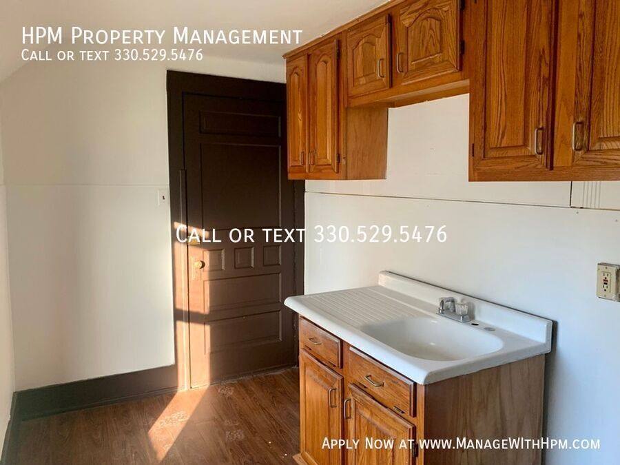 Apartment for rent at 1721 3rd St SE #2, Canton, OH 44707