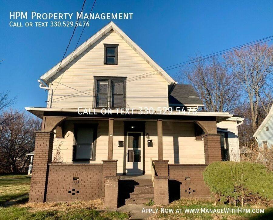 Apartment for rent at 1721 3rd St SE #2, Canton, OH 44707