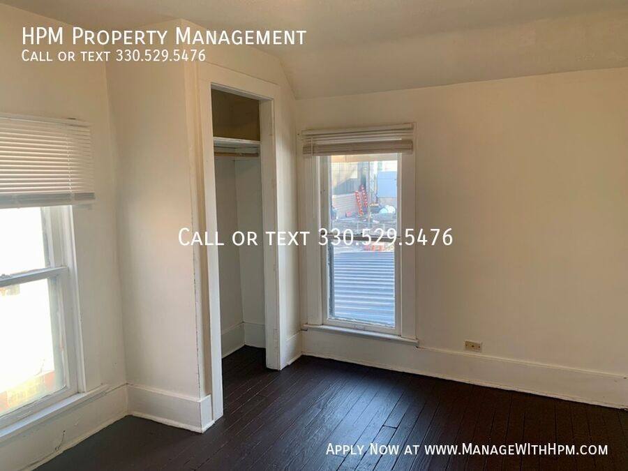 Apartment for rent at 1721 3rd St SE #2, Canton, OH 44707