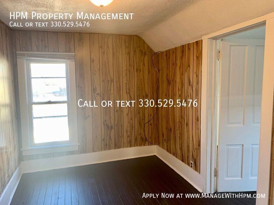 Apartment for rent at 1721 3rd St SE #2, Canton, OH 44707