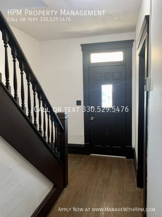 Apartment for rent at 1721 3rd St SE #2, Canton, OH 44707