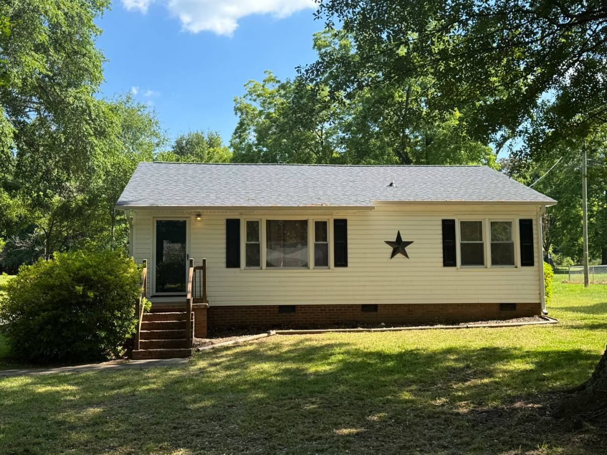 House for rent at 108 Morris Ave, Mount Holly, NC 28120