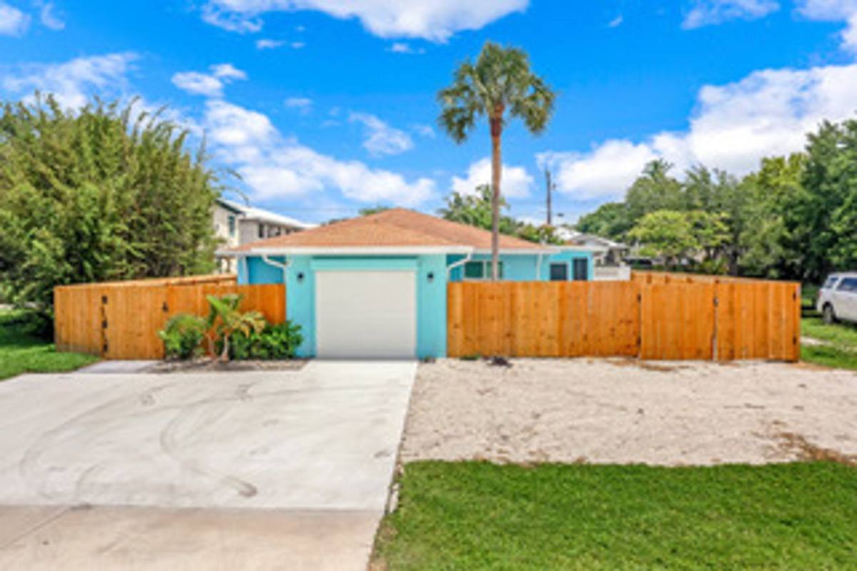 Apartment for rent at 2529 Linwood Ave, Naples, FL 34112