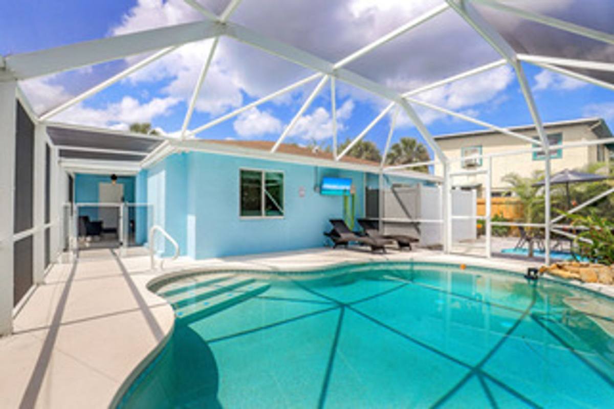 Apartment for rent at 2529 Linwood Ave, Naples, FL 34112