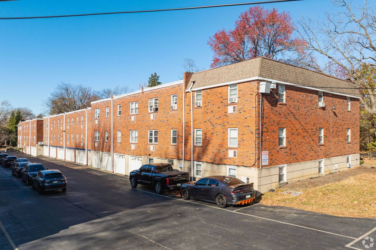 Apartment for rent at 105-117 N Lansdowne Ave, Lansdowne, PA 19050