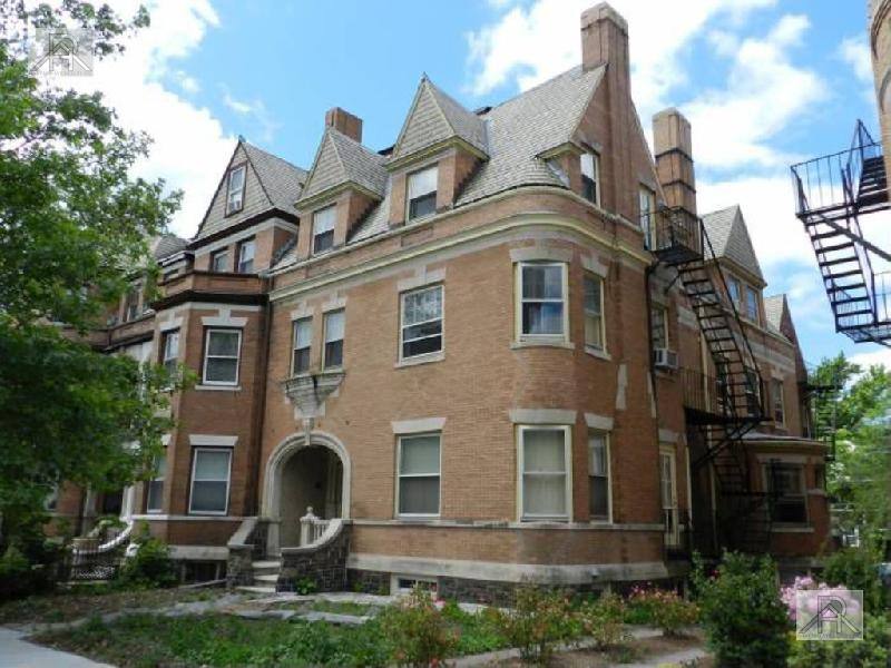 Apartment for rent at 1748 Beacon #2, Brookline, MA 02445