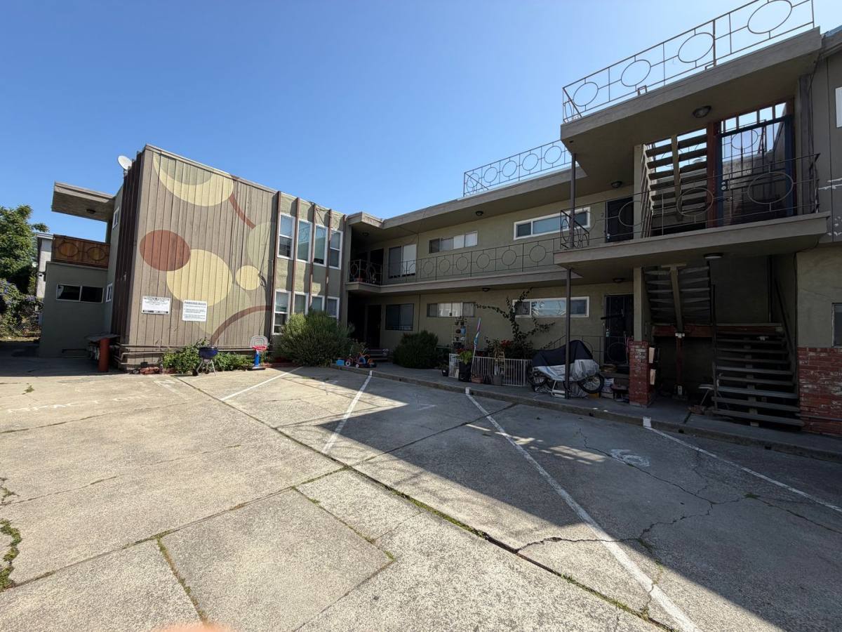 Apartment for rent at 1531 Alcatraz, Berkeley, CA 94703