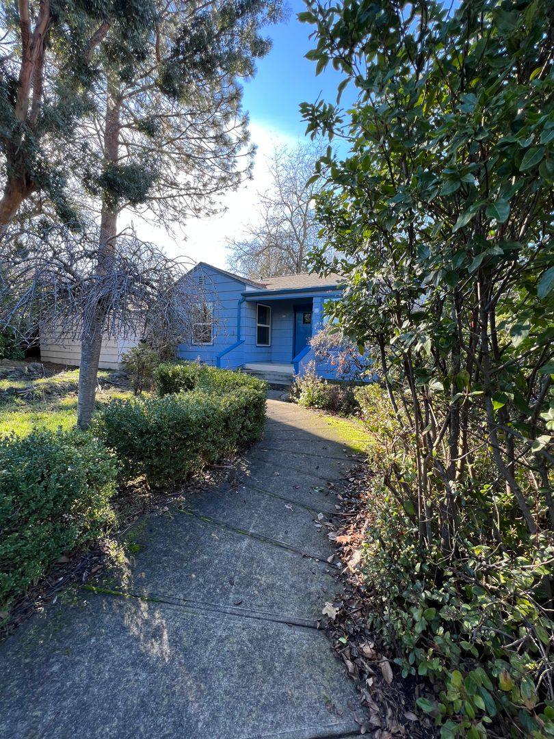 Apartment for rent at 611 Normal Ave House 601 Adu, Ashland, OR 97520