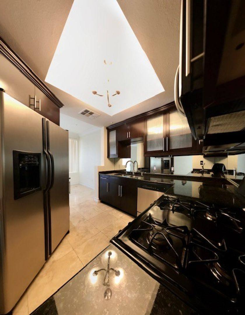 Apartment for rent at 270 E Flamingo Rd, Las Vegas, NV 89169