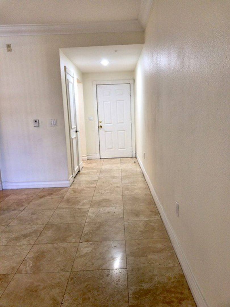 Apartment for rent at 270 E Flamingo Rd, Las Vegas, NV 89169