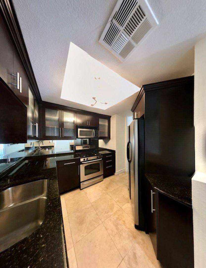 Apartment for rent at 270 E Flamingo Rd, Las Vegas, NV 89169