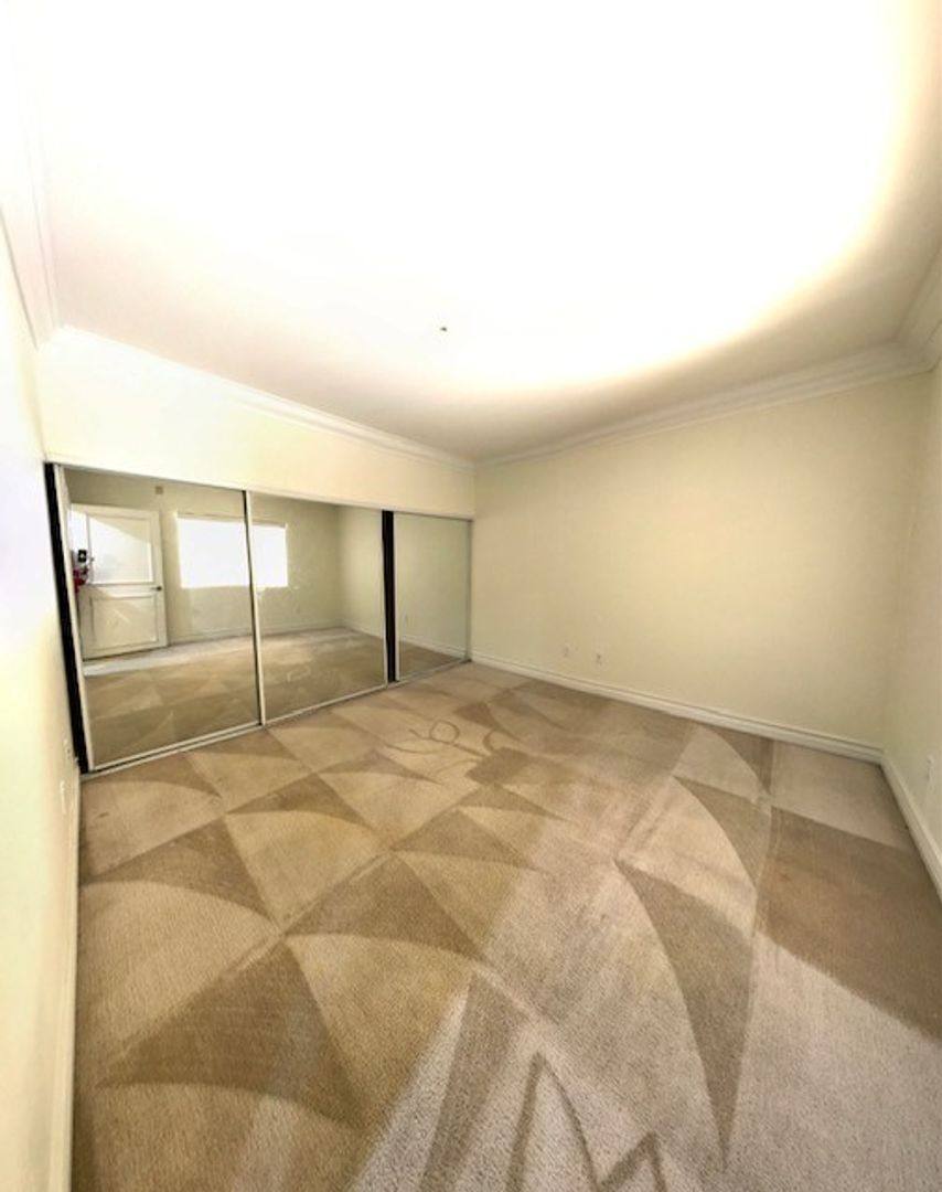 Apartment for rent at 270 E Flamingo Rd, Las Vegas, NV 89169