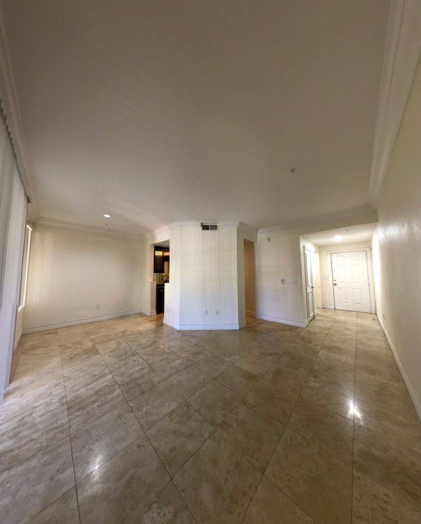 Apartment for rent at 270 E Flamingo Rd, Las Vegas, NV 89169
