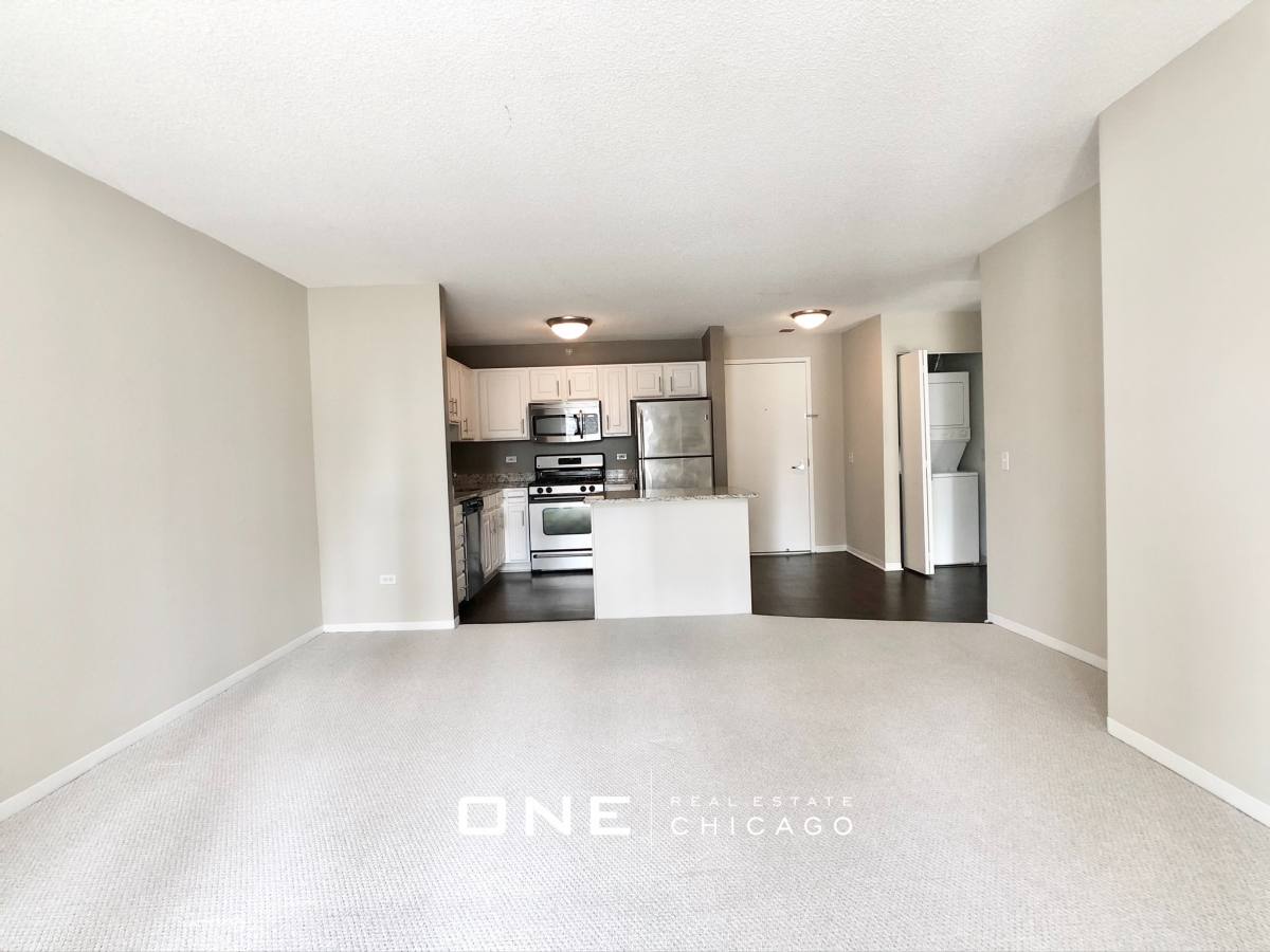 Apartment for rent at 528 N State 3, Chicago, IL 60654