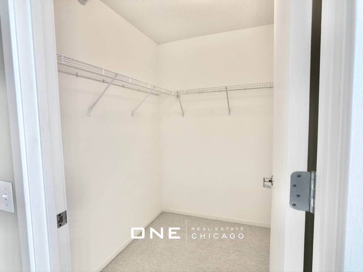 Apartment for rent at 528 N State 3, Chicago, IL 60654