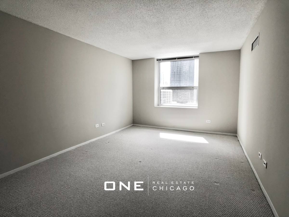 Apartment for rent at 528 N State 3, Chicago, IL 60654