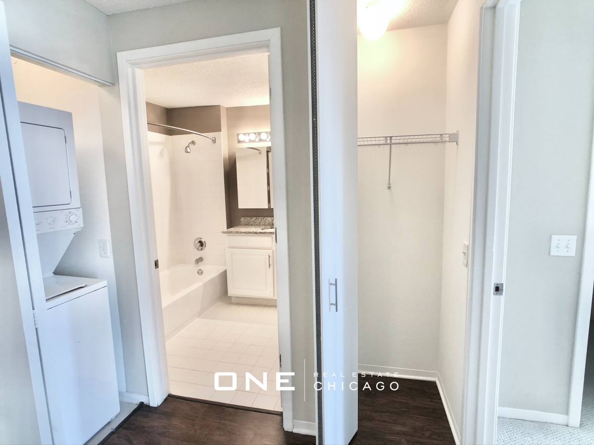 Apartment for rent at 528 N State 3, Chicago, IL 60654