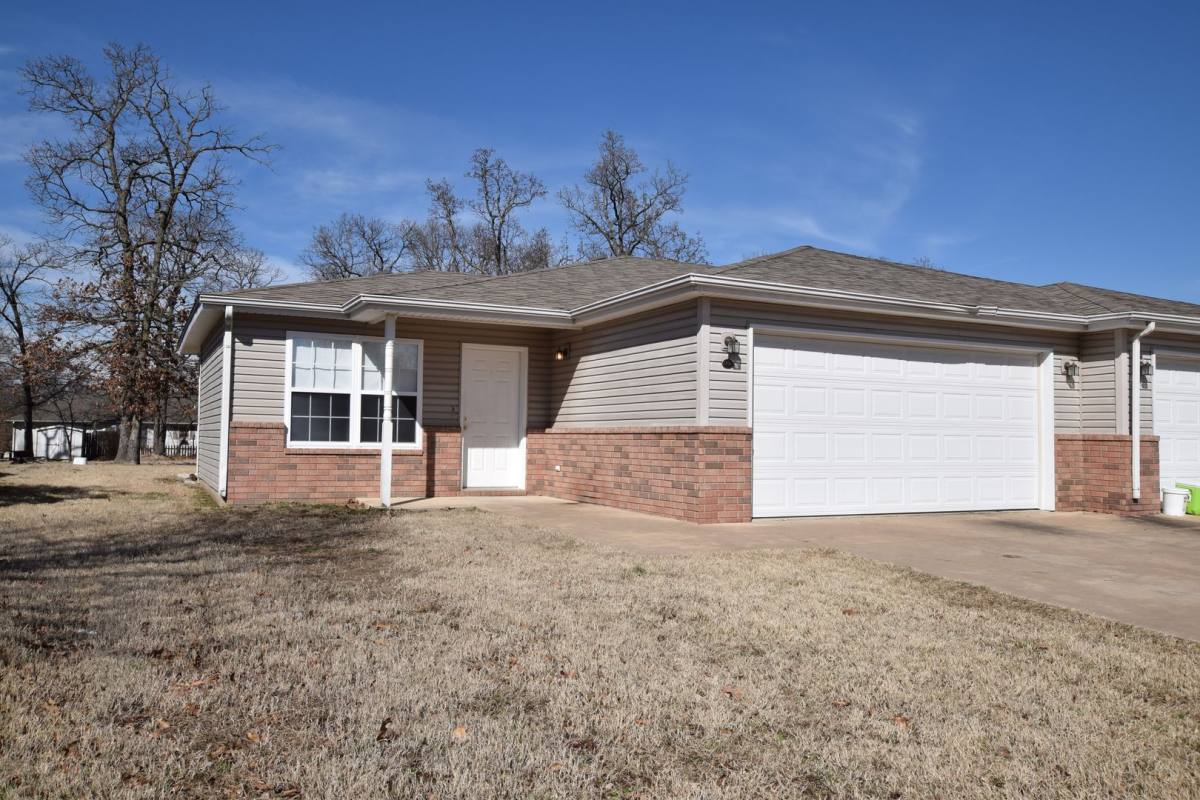 Apartment for rent at 1717 Redbud, Joplin, MO 64801