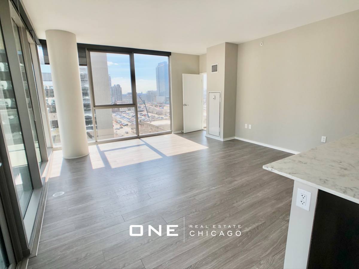 Apartment for rent at 117 N Desplaines #4, Chicago, IL 60661