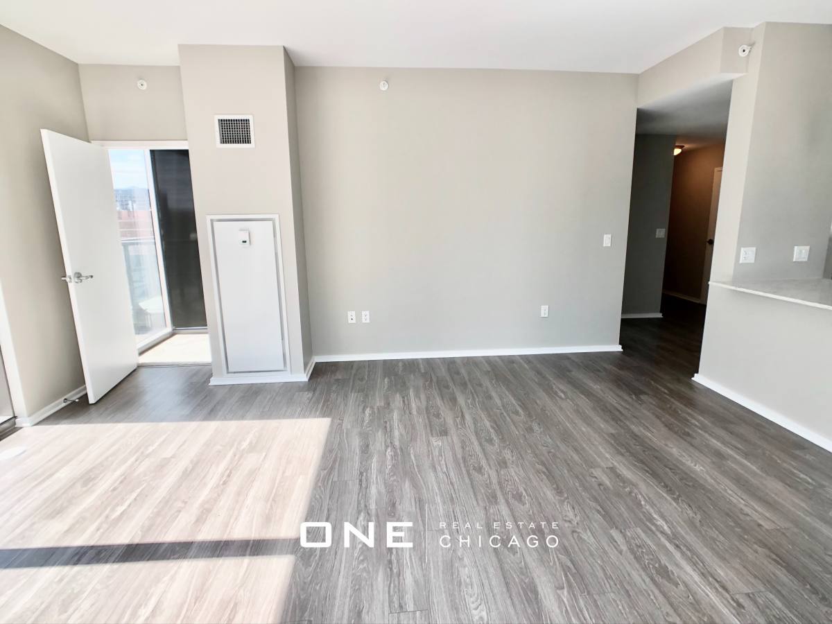Apartment for rent at 117 N Desplaines #4, Chicago, IL 60661