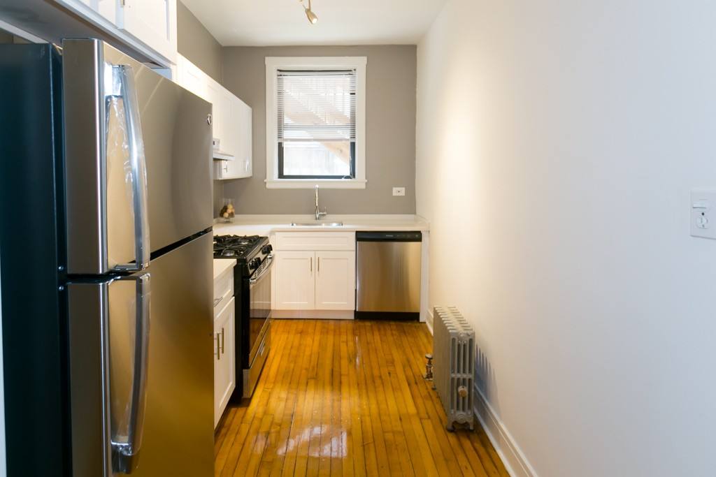Apartment for rent at 439 Melrose #C3, Chicago, IL 60657