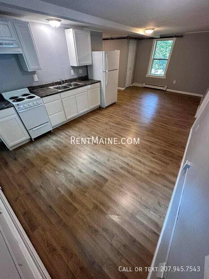 Apartment for rent at 32 Cottage St #3, Bangor, ME 04401