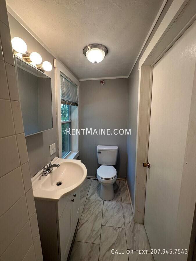 Apartment for rent at 32 Cottage St #3, Bangor, ME 04401