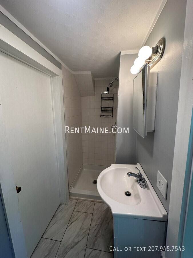 Apartment for rent at 32 Cottage St #3, Bangor, ME 04401