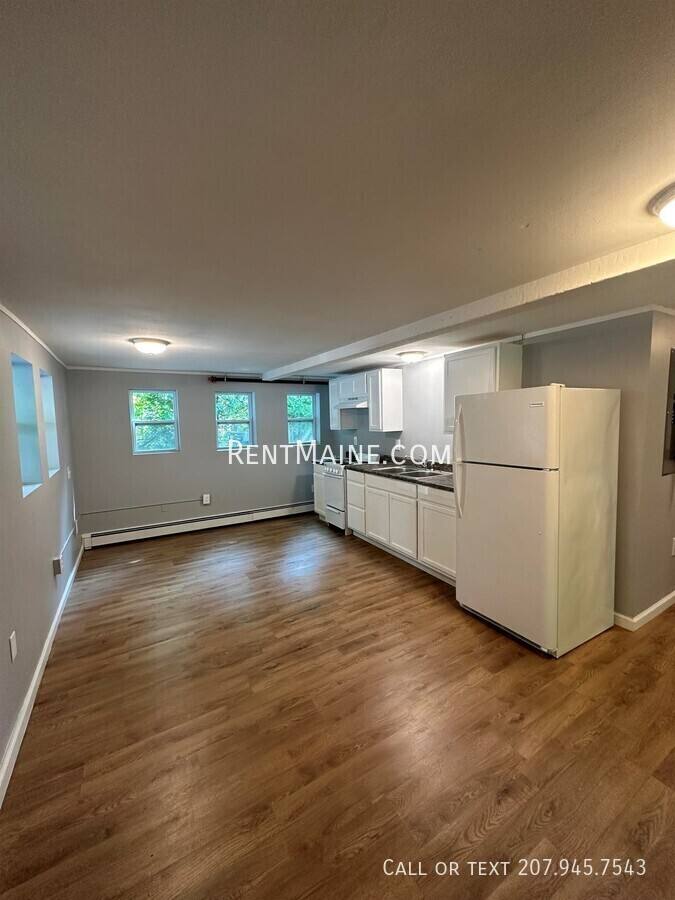 Apartment for rent at 32 Cottage St #3, Bangor, ME 04401