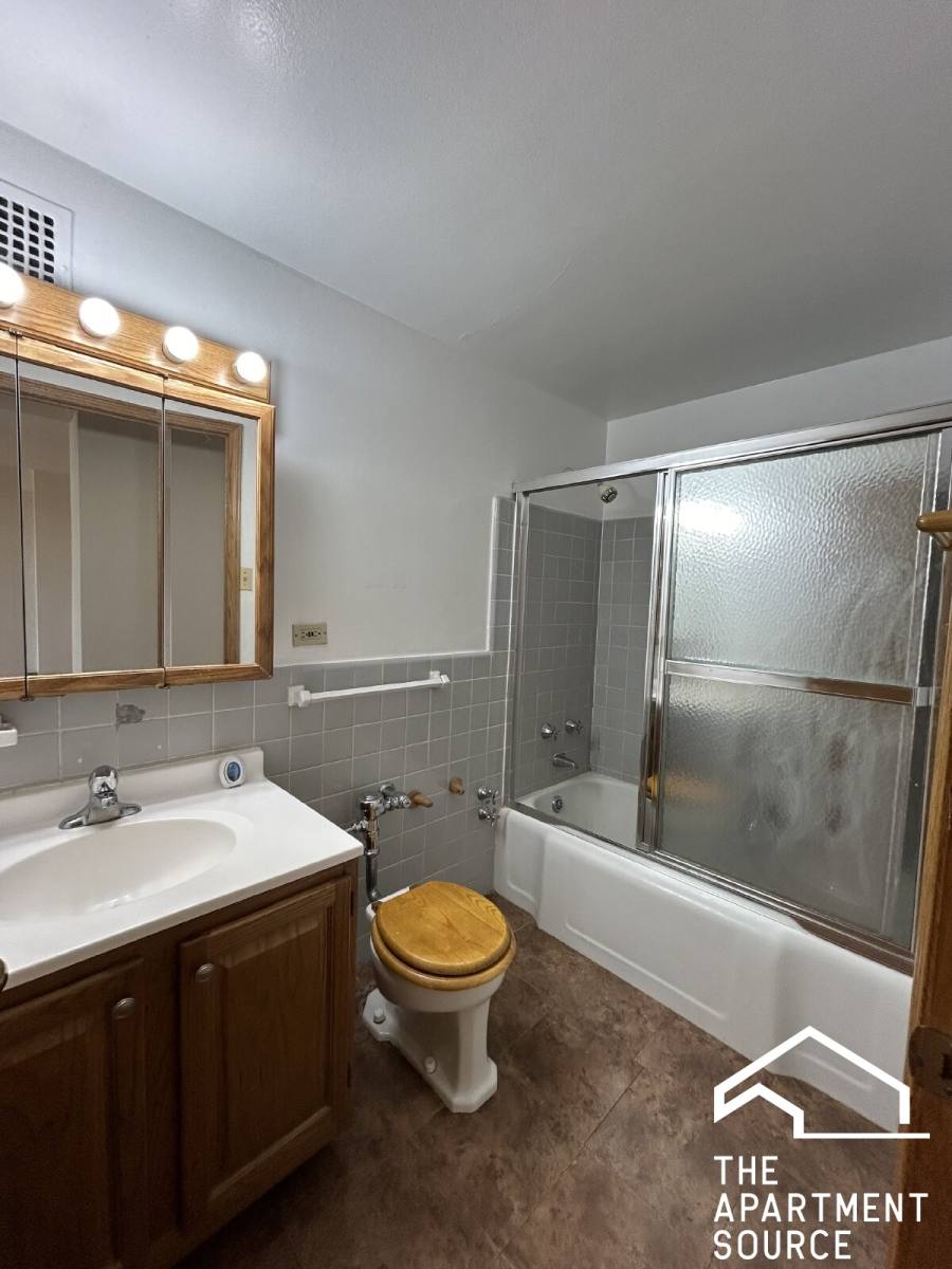 Apartment for rent at 4180 N Marine Dr #908, Chicago, IL 60613